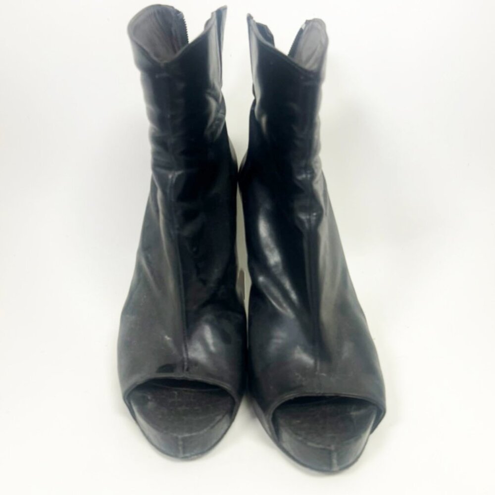 Donald J Pliner Boot  - Size 10